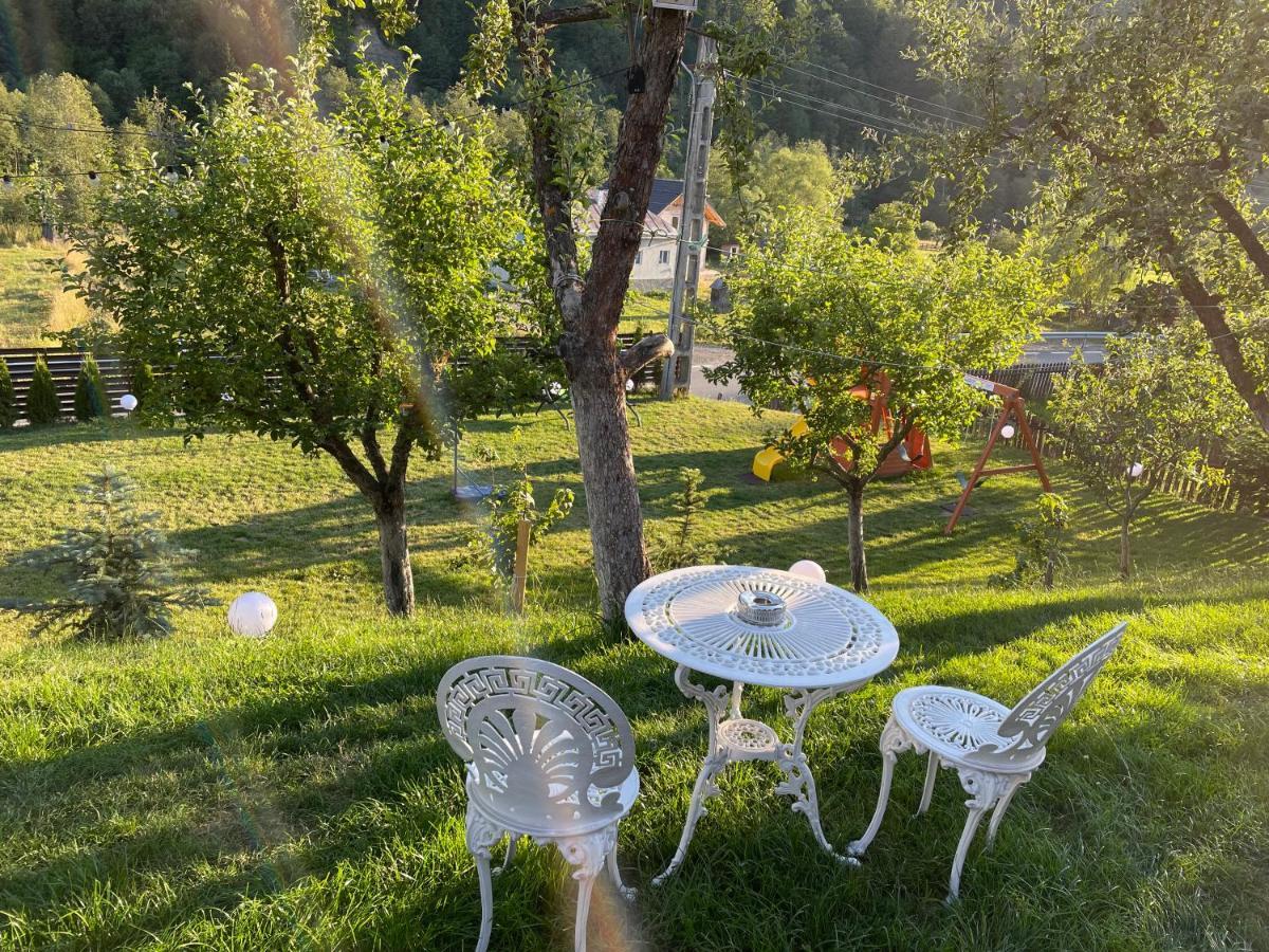 Cazare Colibita Casa Lipan Kültér fotó